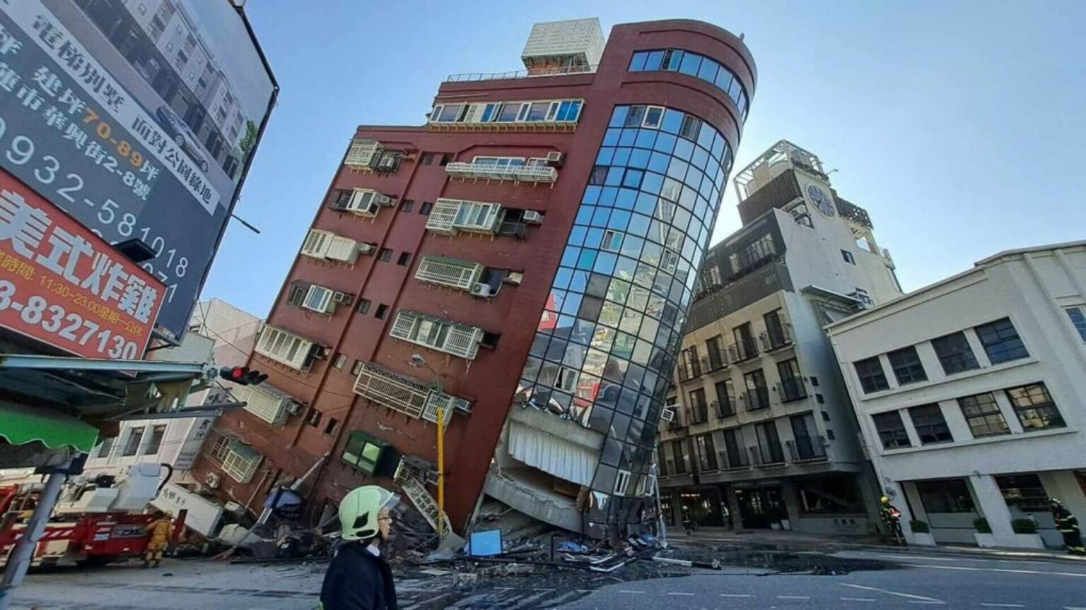 Bilanţul victimelor cutremurului devastator din Taiwan creşte la 16 morţi.