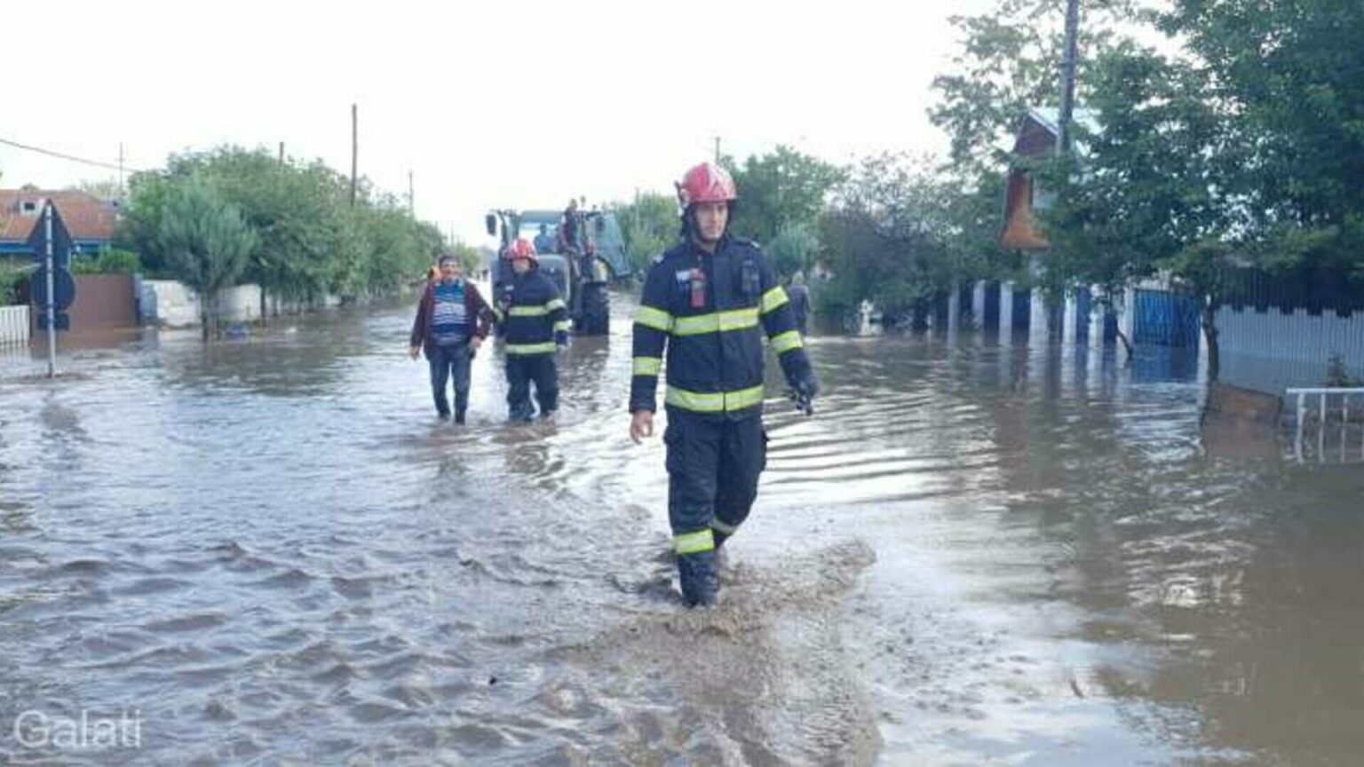 Aproape 700 de oameni din Galați și Vaslui au sunat disperați la 112, să ceară ajutor din cauza inundațiilor