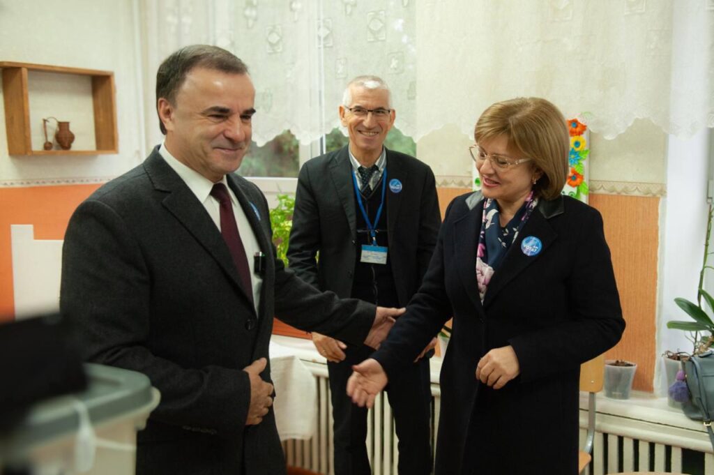 Un adevărat președinte sau lider este adesea sprijinit de o parteneră puternică și inteligentă