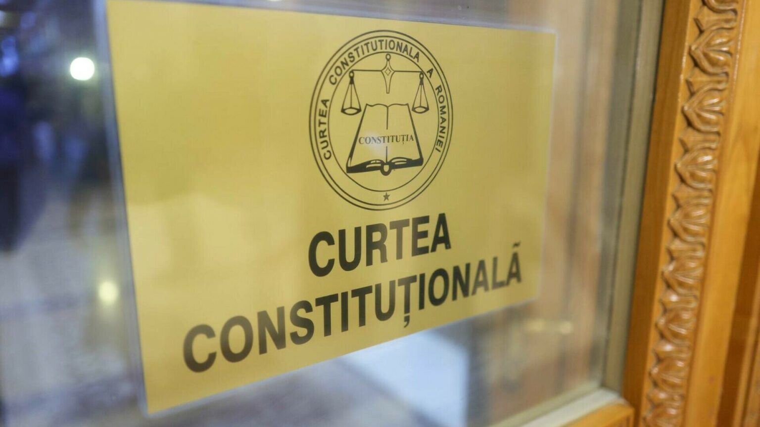 CCR anulează primul tur al alegerilor prezidențiale – Revoluția bate la ușă în România!