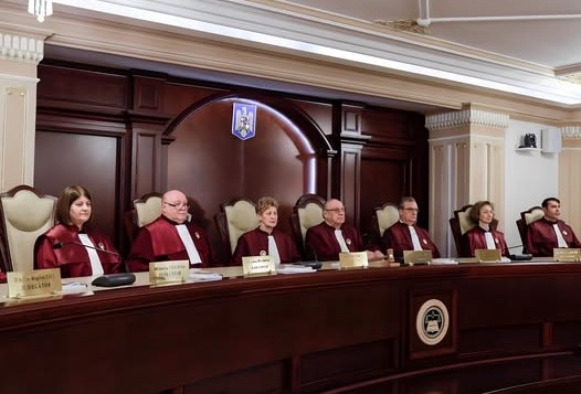 EXCLUSIV: Surse din interiorul Curții Constituționale – se ia în calcul anularea votului de duminică dacă George Simion conduce până la ora 15:00