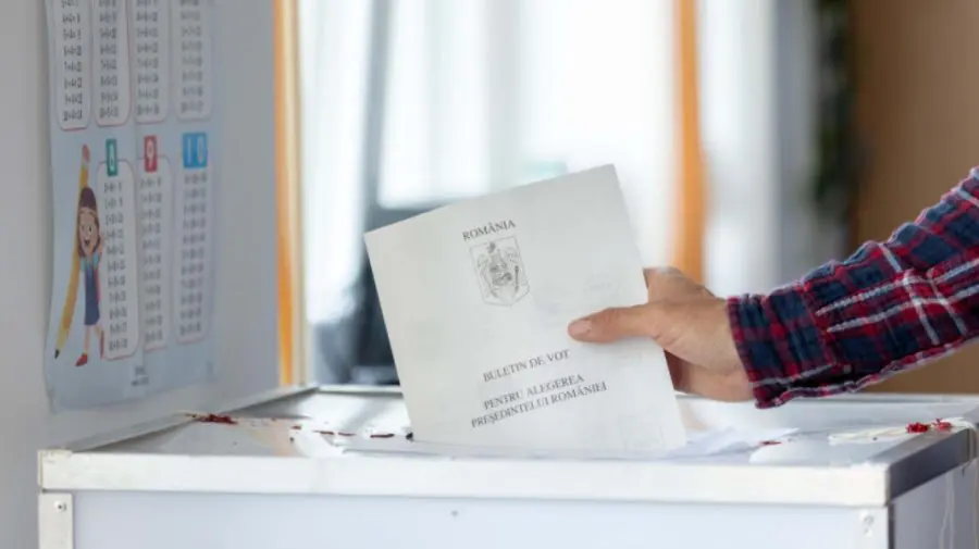 Peste 100.000 de români din R. Moldova au votat în turul II al alegerilor prezidențiale din România către ora 12:00