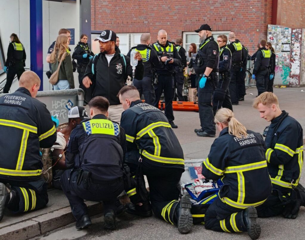 Atac cu cuțitul în gara din Hamburg, Germania. 12 persoane au fost înjunghiate, trei fiind în stare gravă