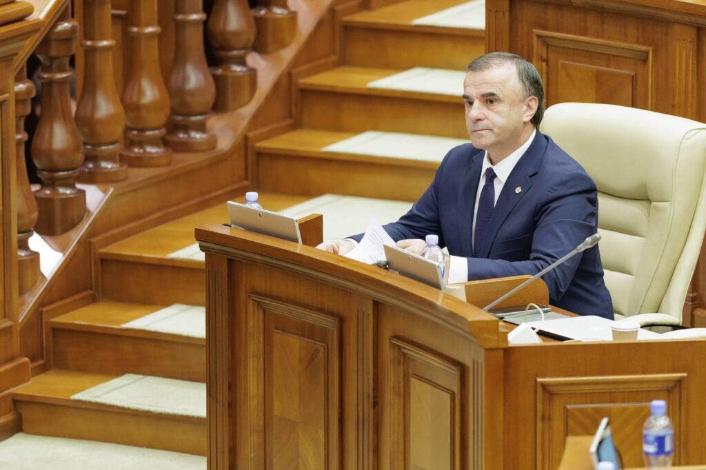 Vasile Tarlev: Proiectul privind regimul armelor trebuie îmbunătățit înainte de adoptare