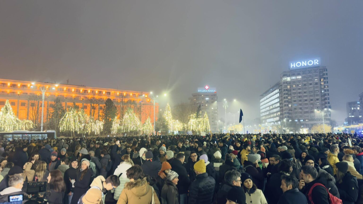 Protest de amploare în Piața Victoriei: peste o mie de participanți