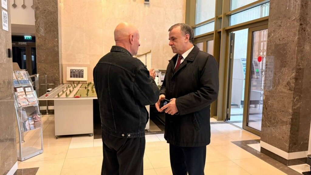 „Când 100 au trecut nepăsători, Vasile Tarlev s-a oprit: povestea care zguduie Parlamentul”!!!