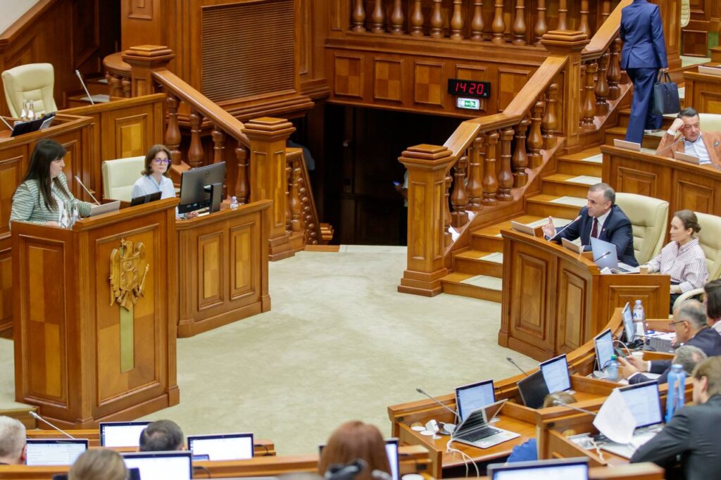 După ani de așteptare, drumul dintre Bușăuca, Ghiduleni și Roșcanii de Sus intră în modernizare. Vasile Tarlev: „Problemele oamenilor trebuie rezolvate, nu ignorate”